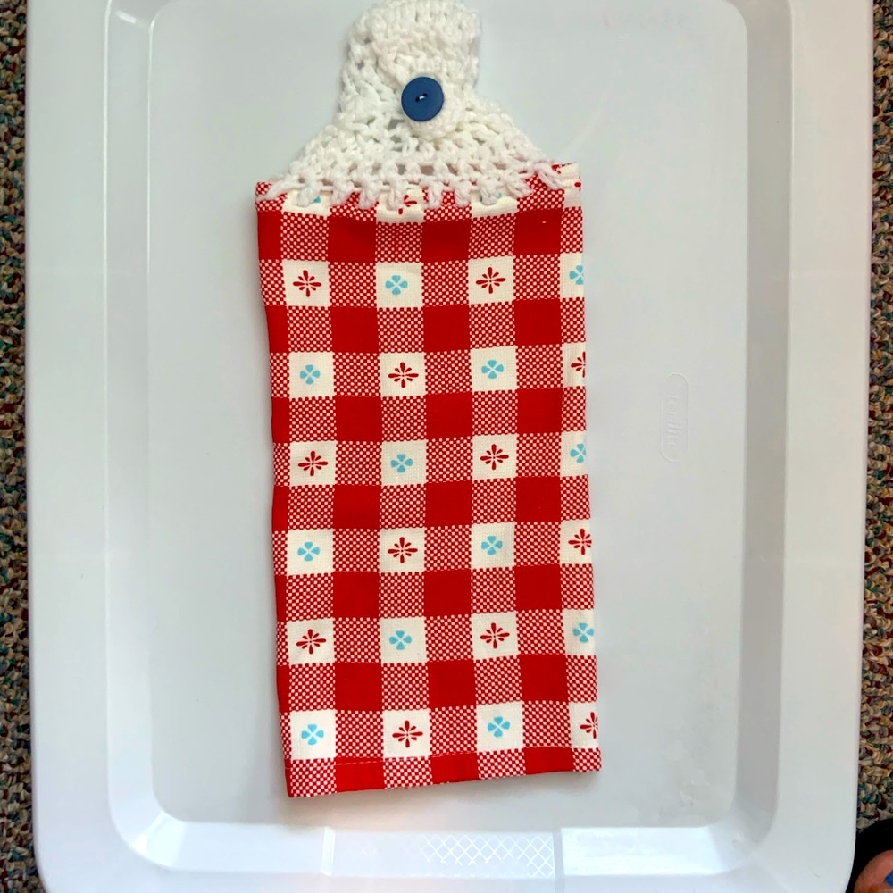 Hand Crafted Pioneer Woman Crochet Top Hanging Kitchen or Bathroom Hand Towel - Picture 3 of 3